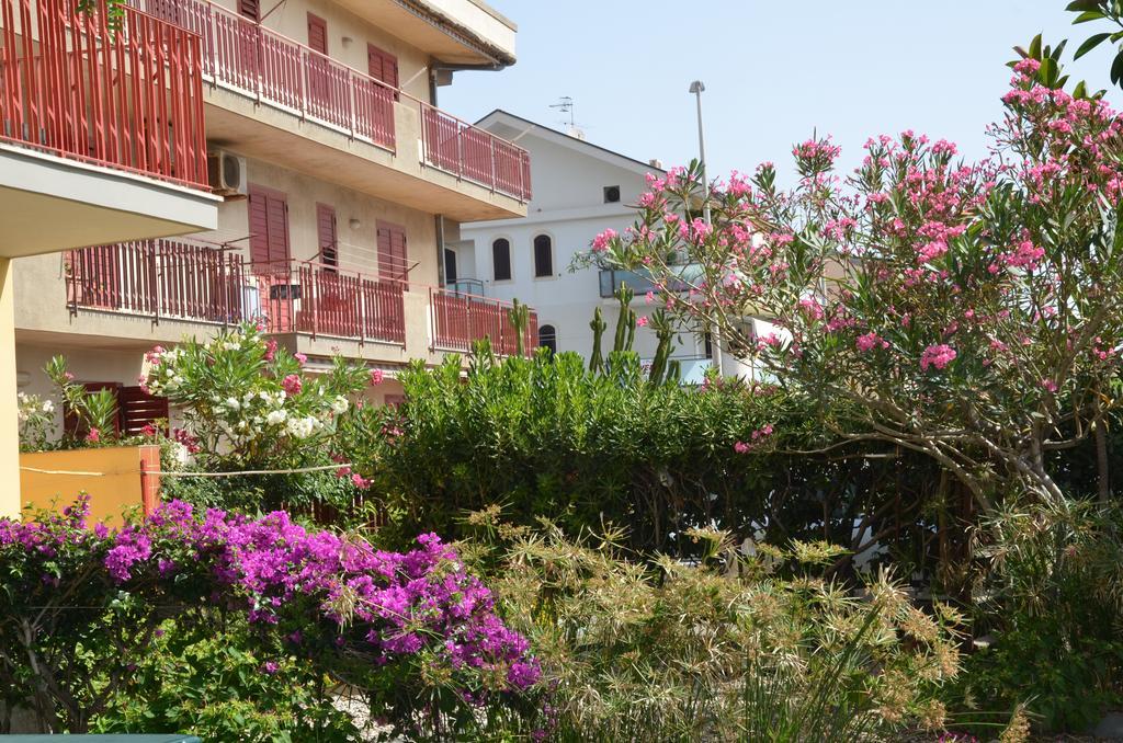 Casa Susanna Fondachello  Ngoại thất bức ảnh